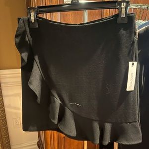 Black skirt / brand new